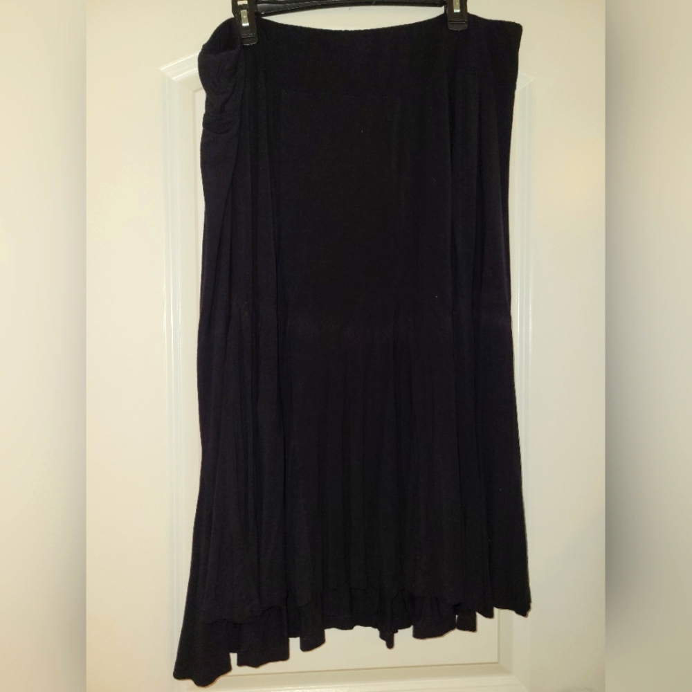 Catherine's 2x (22-24) Black, below the calf skirt.